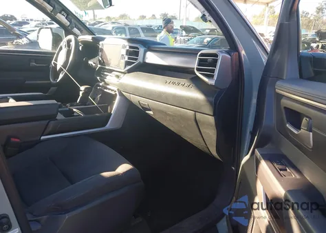 2022 Toyota Tundra Sr5 z USA, uszkodzony, nr VIN 5TFLA5EC3NX008828